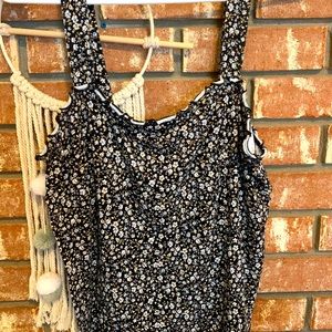 American Eagle Tank Top Size L